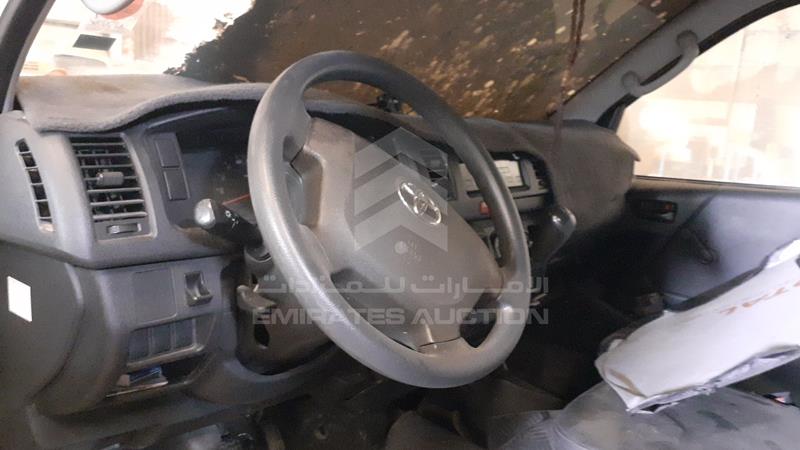 JTGJX02P1E0061717 Auction: EmiratesAuction Lot: 409501 JTGJX02P1E0061717 Toyota Hiace 2014 WHITE Photo 10
