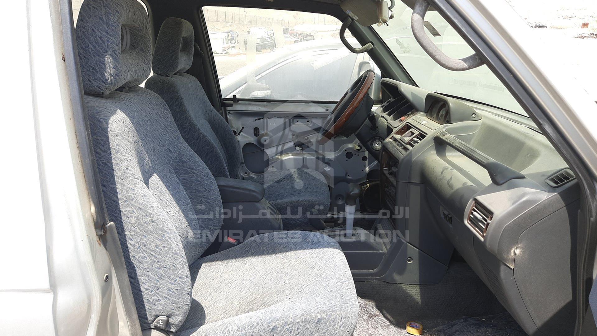 2000 MITSUBISHI PAJERO VIN: JMY0RV230YJ704792