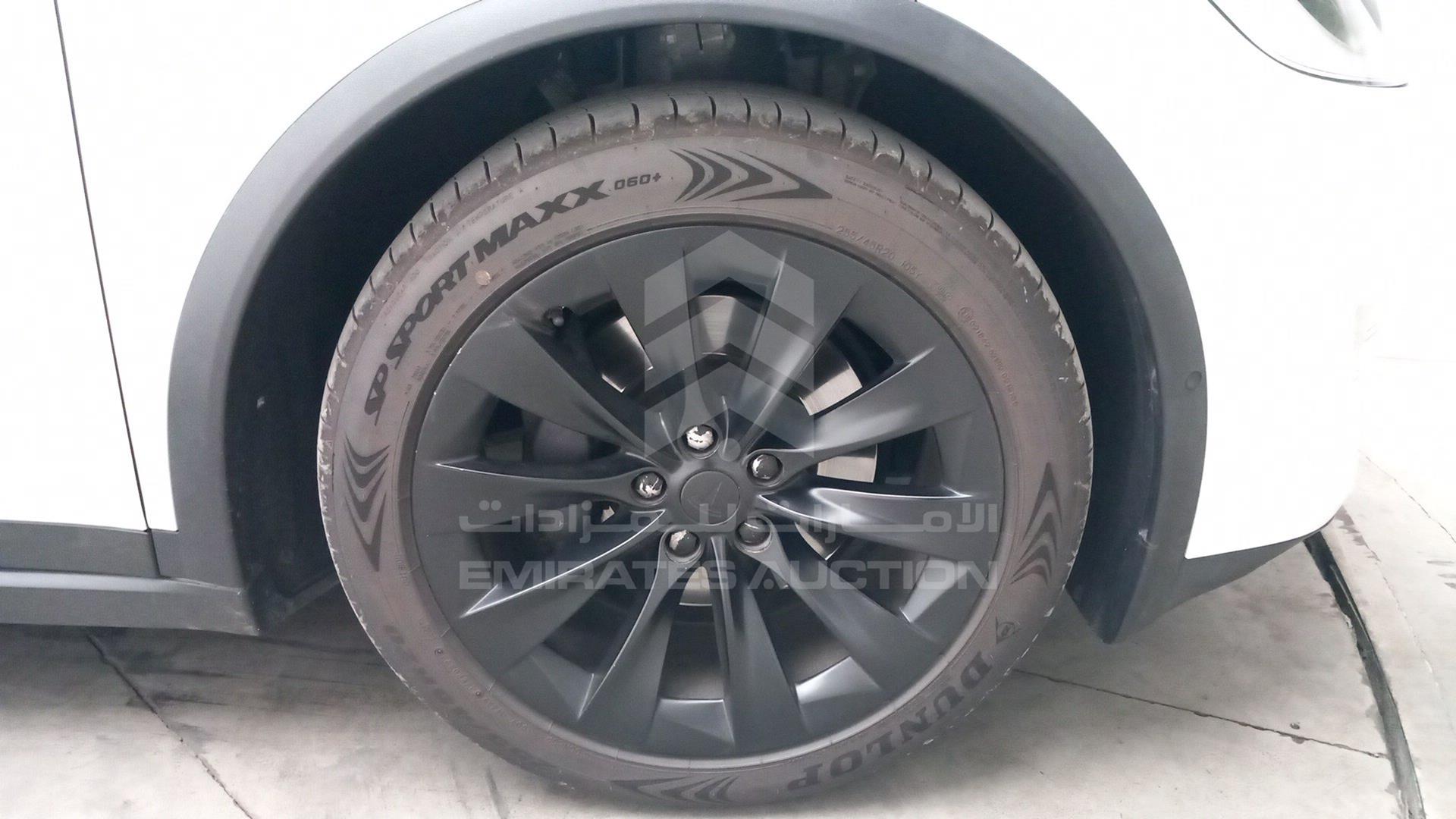 2018 TESLA MODEL X VIN: 5YJXCCE27JF116185