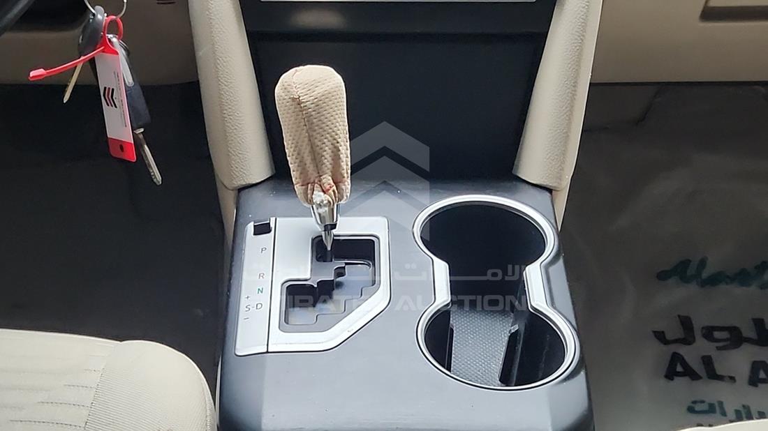 2016 Toyota Camry — Gear View — Photo 17
