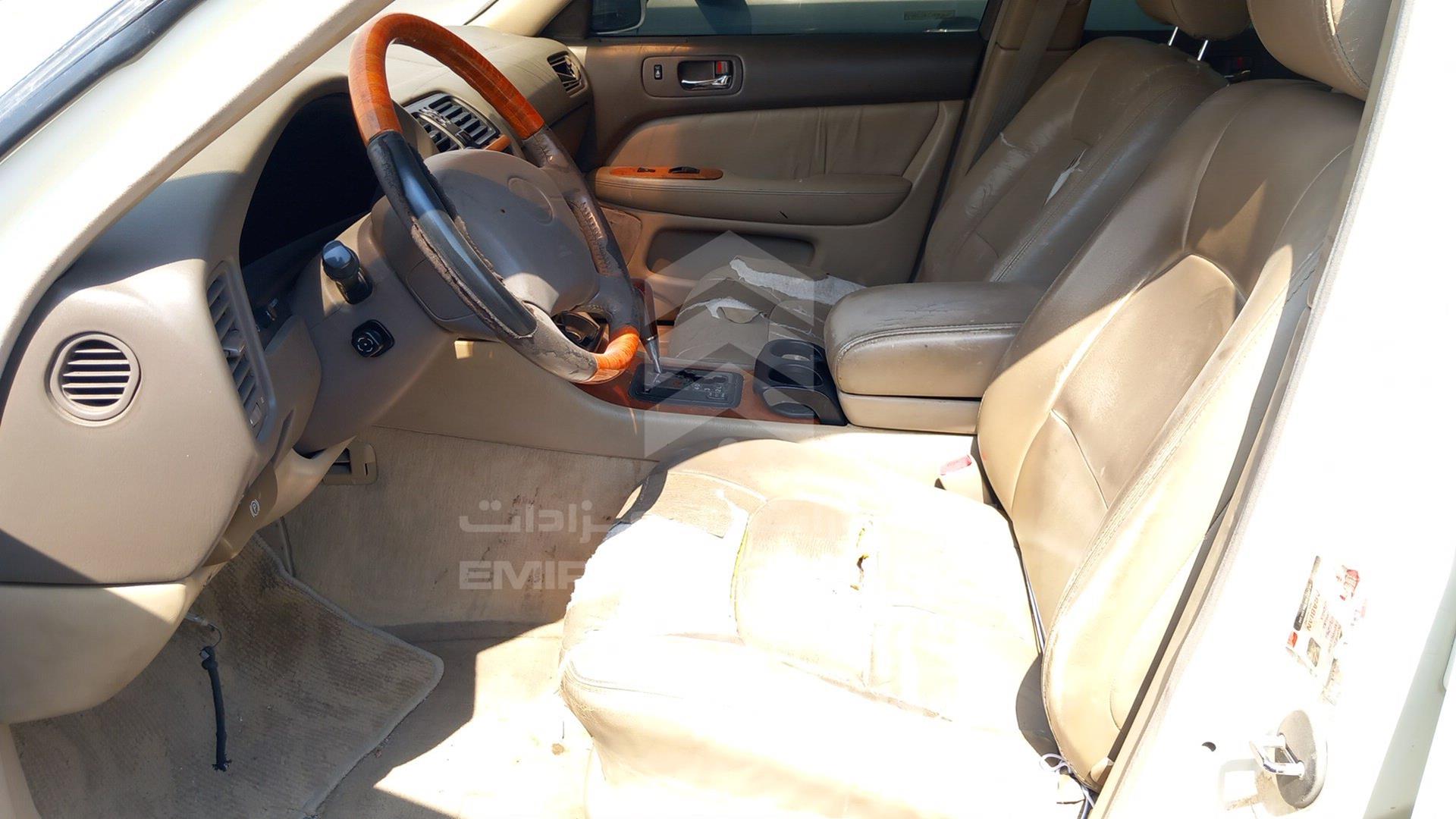 1998 LEXUS LS400 VIN: JT8BH28F2W0127829