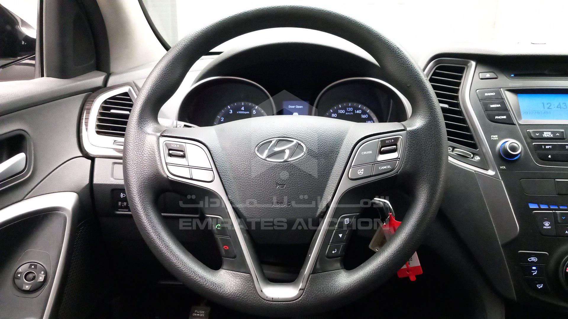 2014 HYUNDAI SANTA FE VIN: KMHSM81E6EU050192