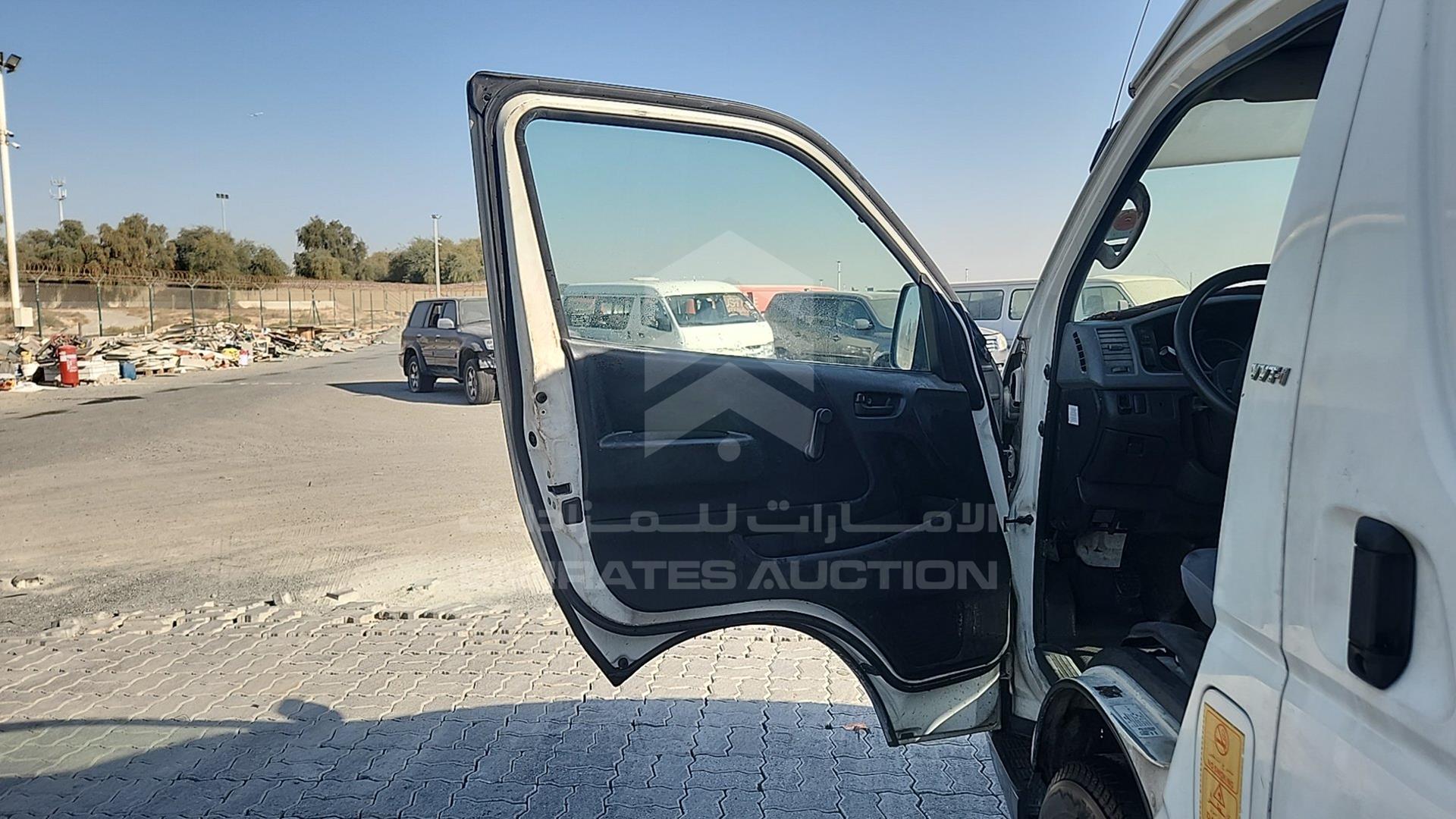 2009 TOYOTA HIACE VIN: JTFPX22P090016767