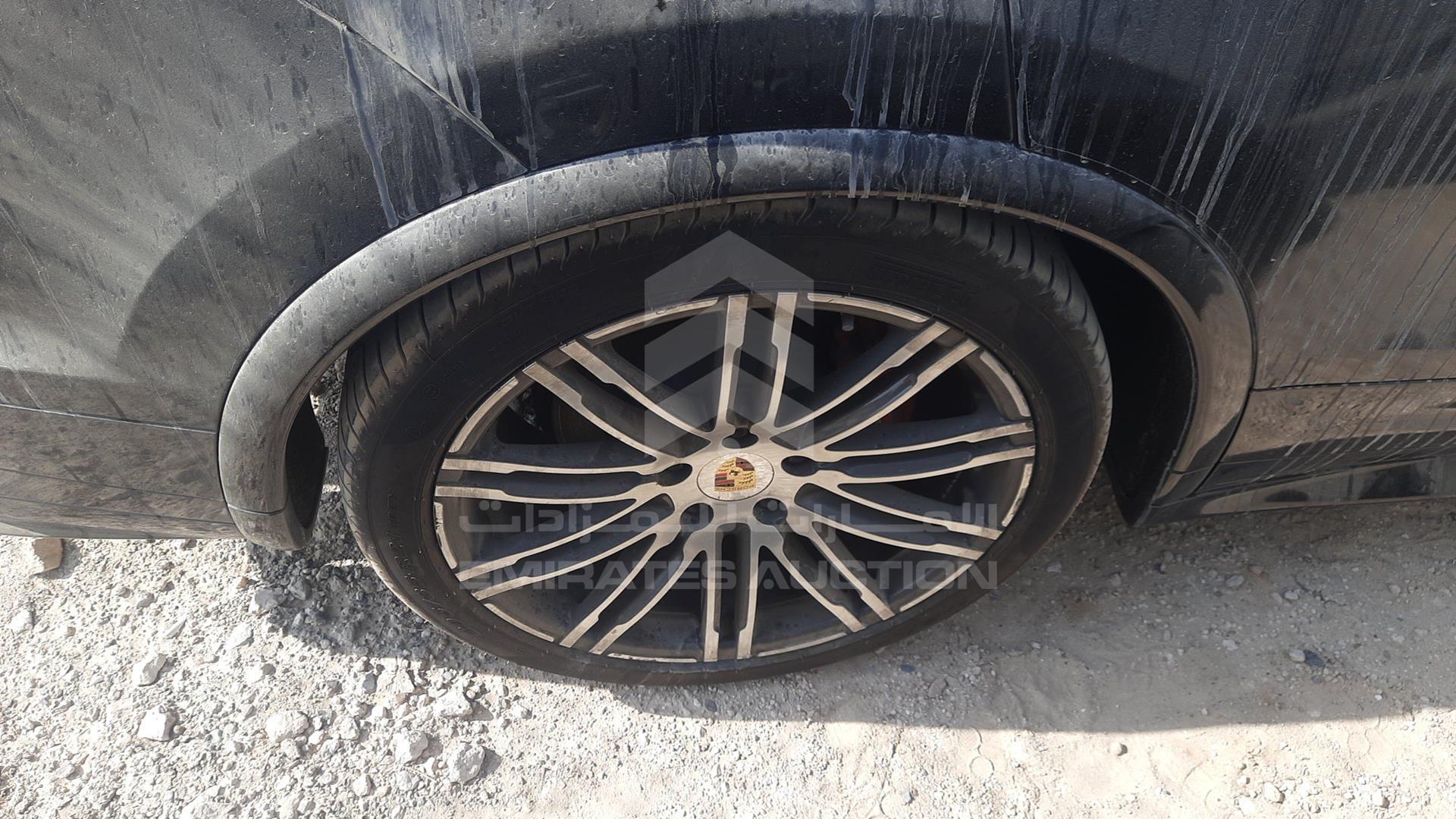 2016 PORSCHE CAYENNE GTS VIN: WP1ZZZ92ZGLA78028