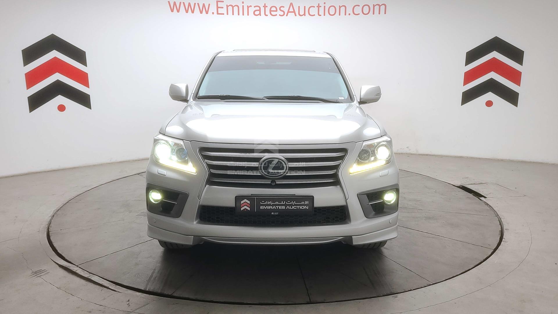 2014 LEXUS LX 570 VIN: JTJHY00W2E4138734