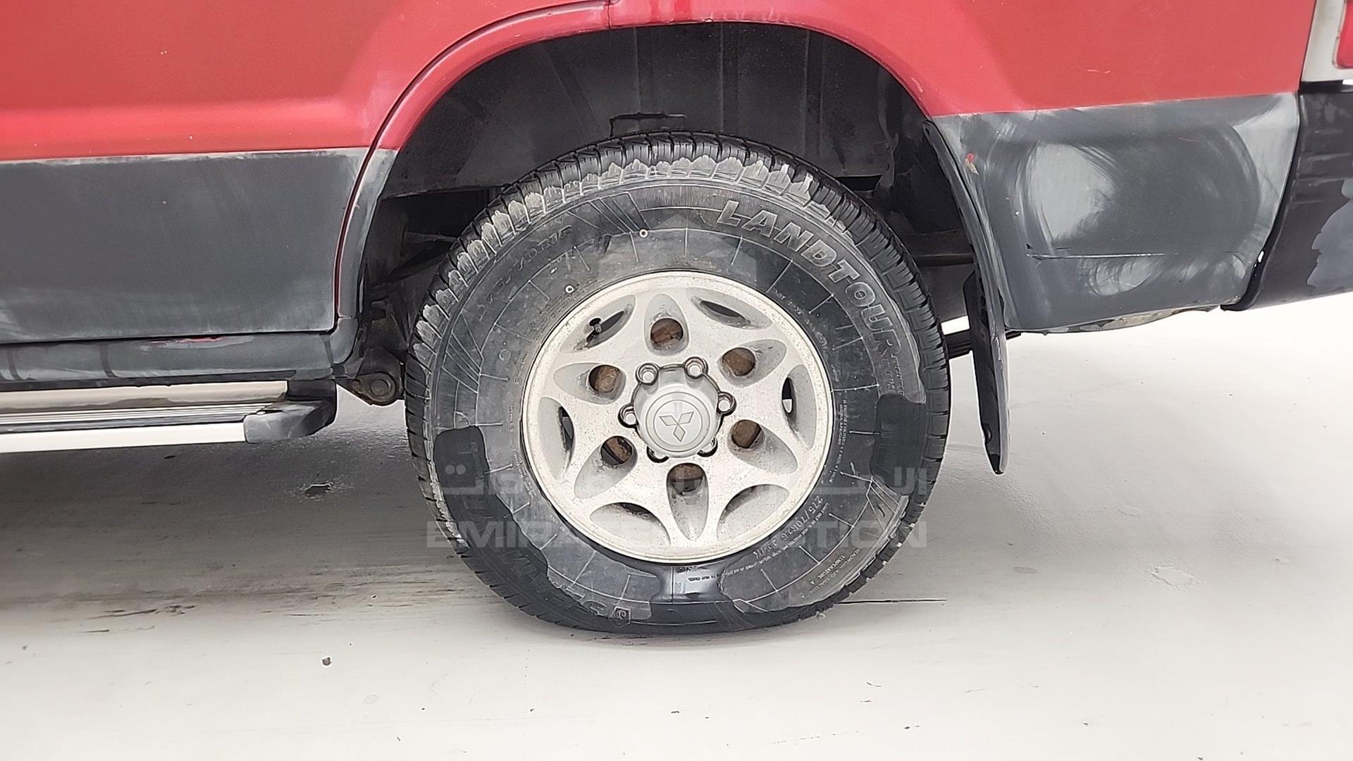 2000 MITSUBISHI PAJERO VIN: JMY0RV310YJ704581