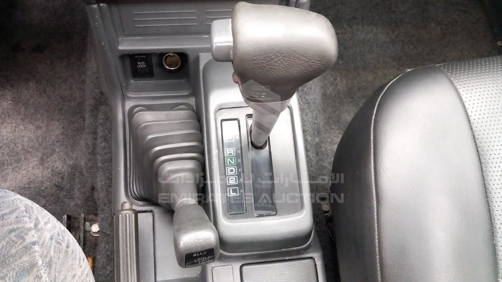 1999 MITSUBISHI PAJERO VIN: JMYORV230XJ000272