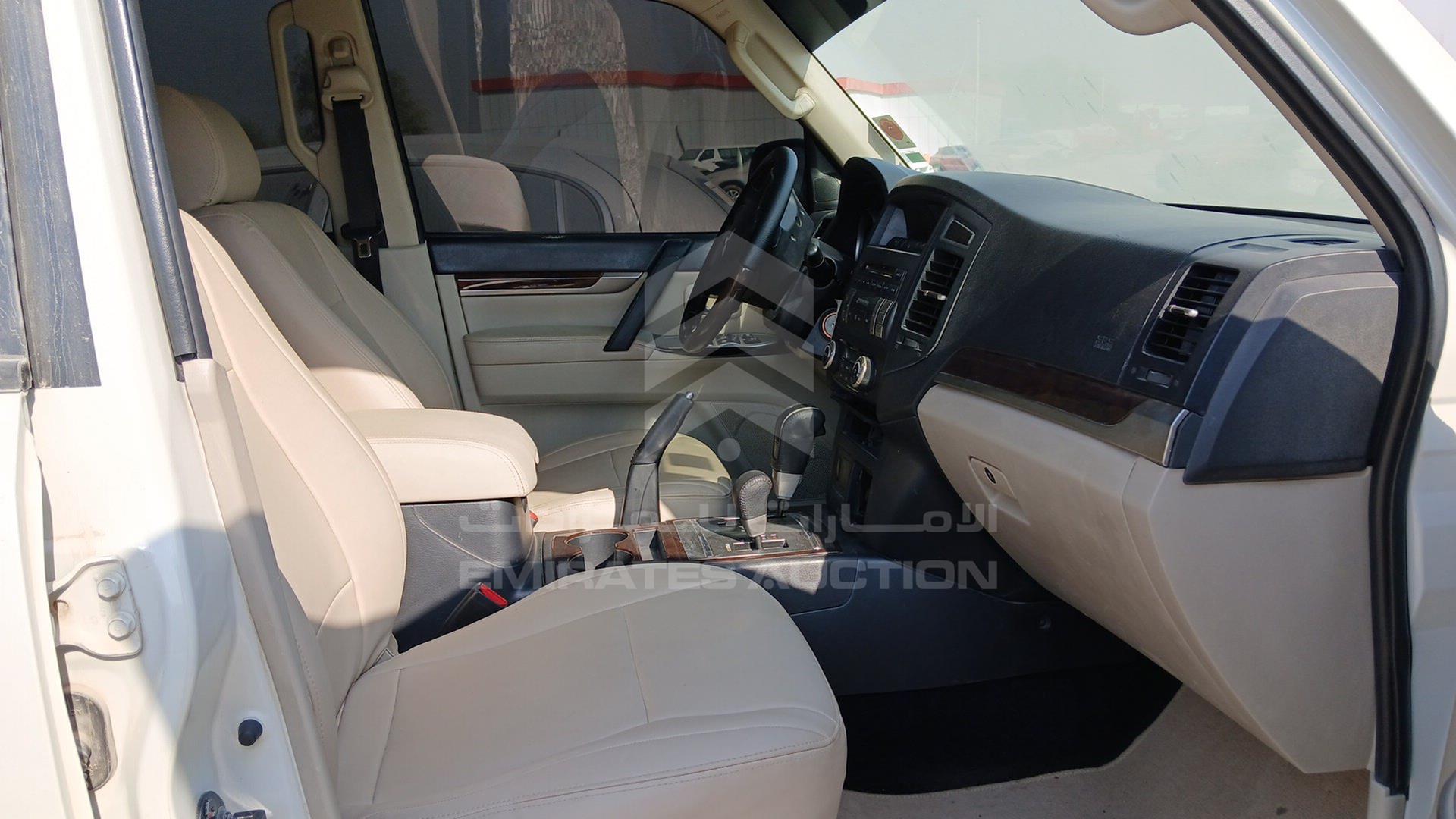2014 MITSUBISHI PAJERO VIN: JMYLRV95WEJ709535