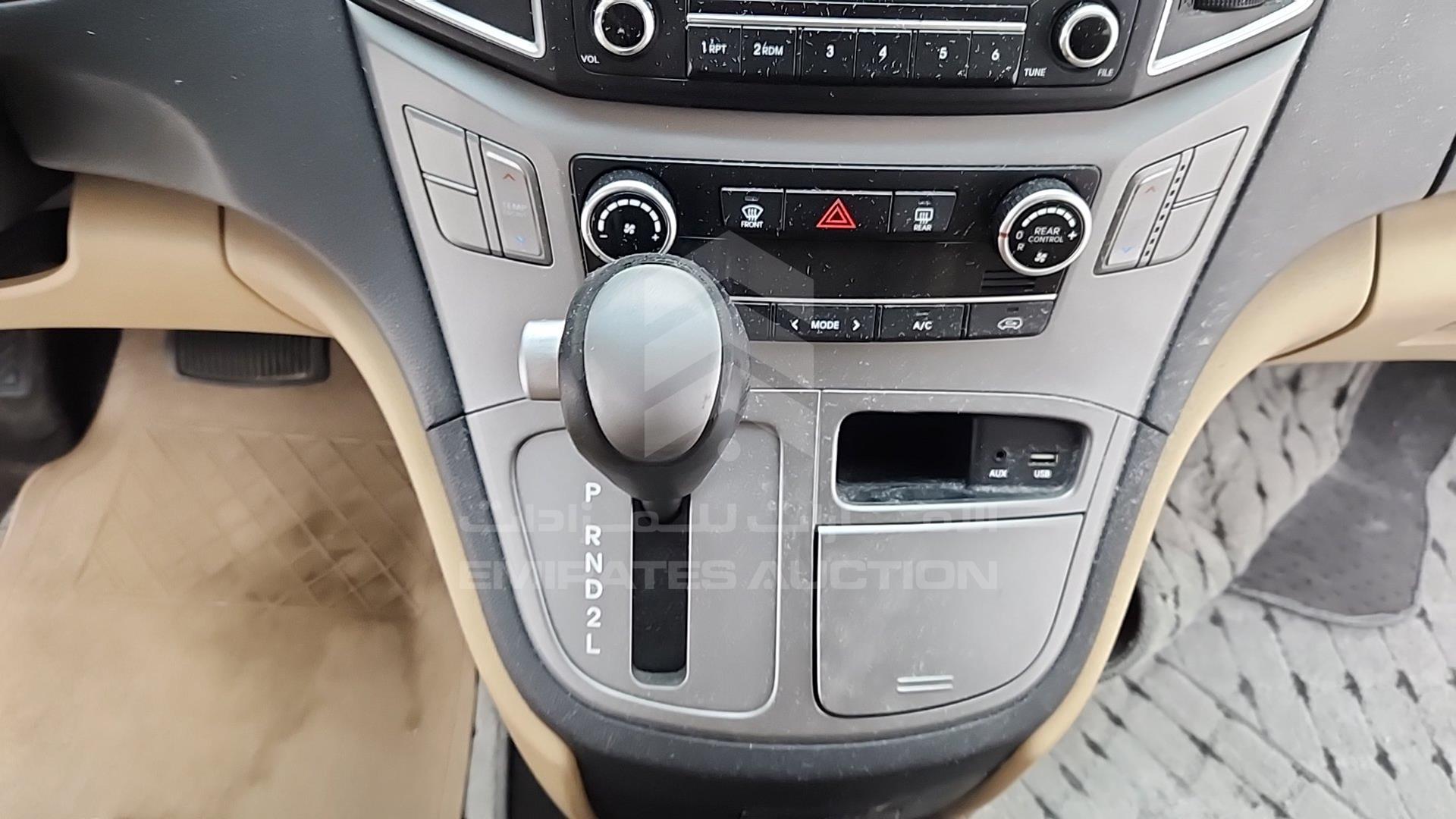 2018 HYUNDAI H1 VIN: KMJWA37R2JU946859