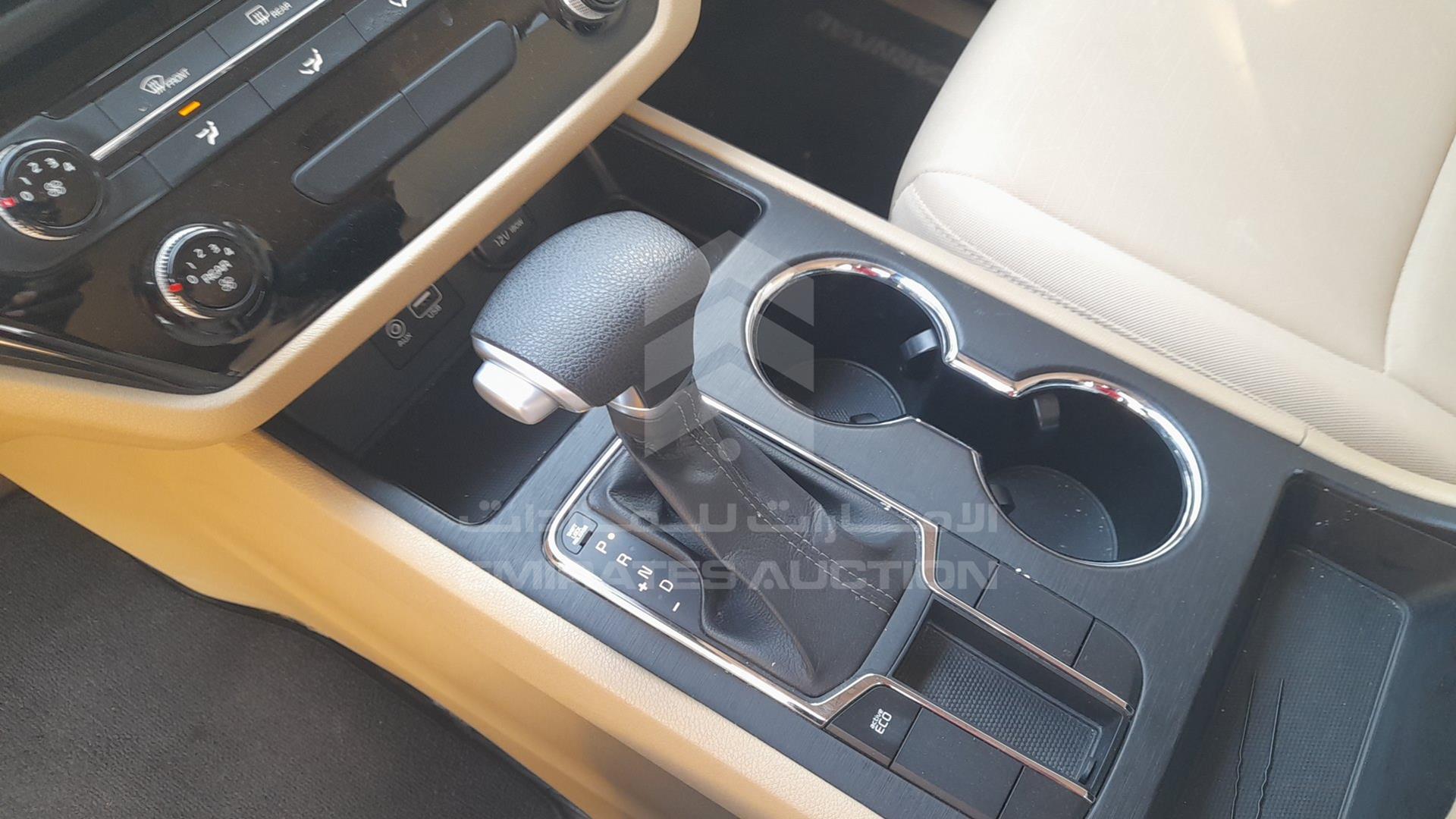 2020 KIA CARNIVAL VIN: KNAMB8121L6645488