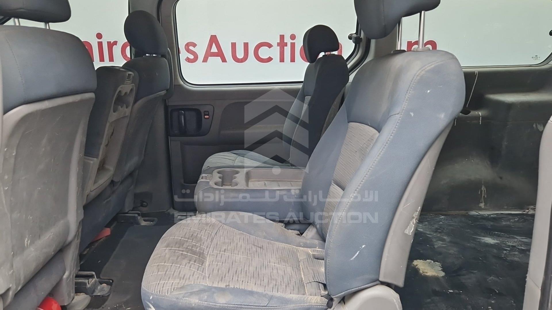 2016 HYUNDAI H1 VIN: KMJWA37RXGU775139