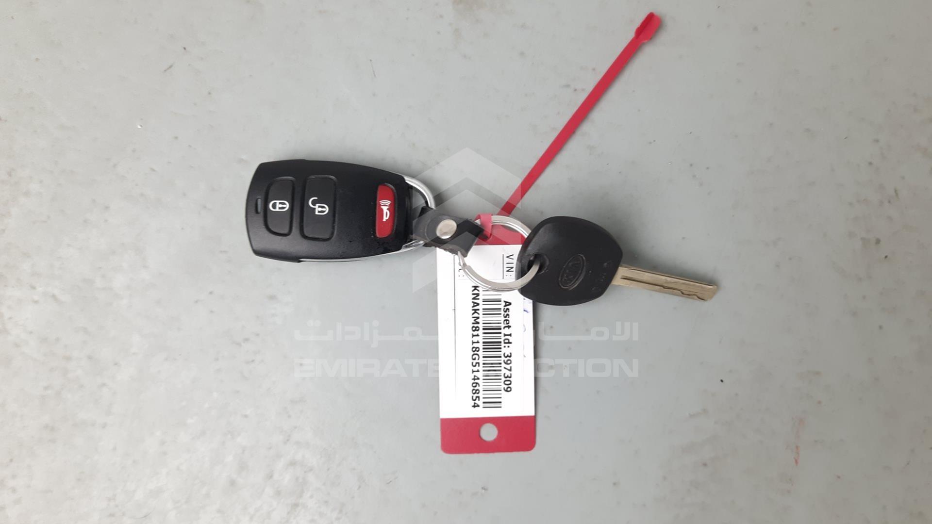 2016 KIA MOHAVE VIN: KNAKM8118G5146854