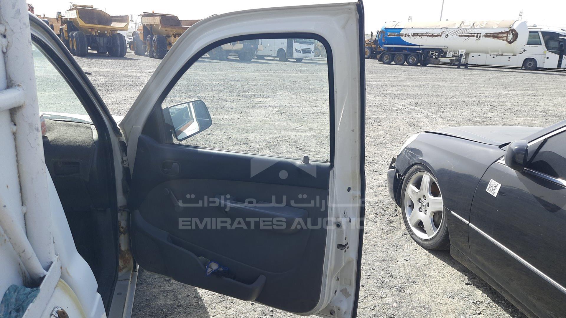 2005 MAZDA B2200 VIN: MM7UN23295W373896
