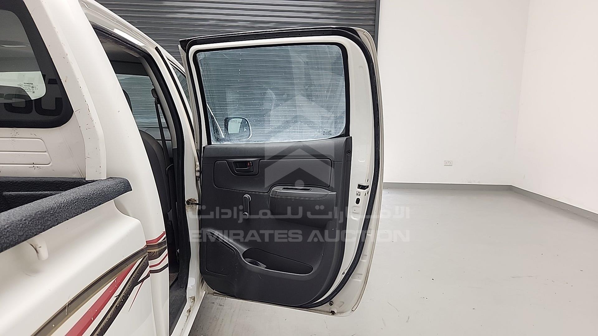 2015 TOYOTA HILUX VIN: MR0EW12G6F3032433