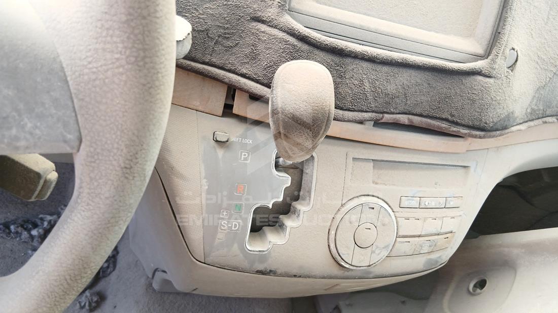 2008 Toyota Previa — Gear View — Photo 19