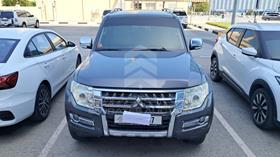2017 Mitsubishi Pajero — Full Front View — Photo 1 — Thumbnail