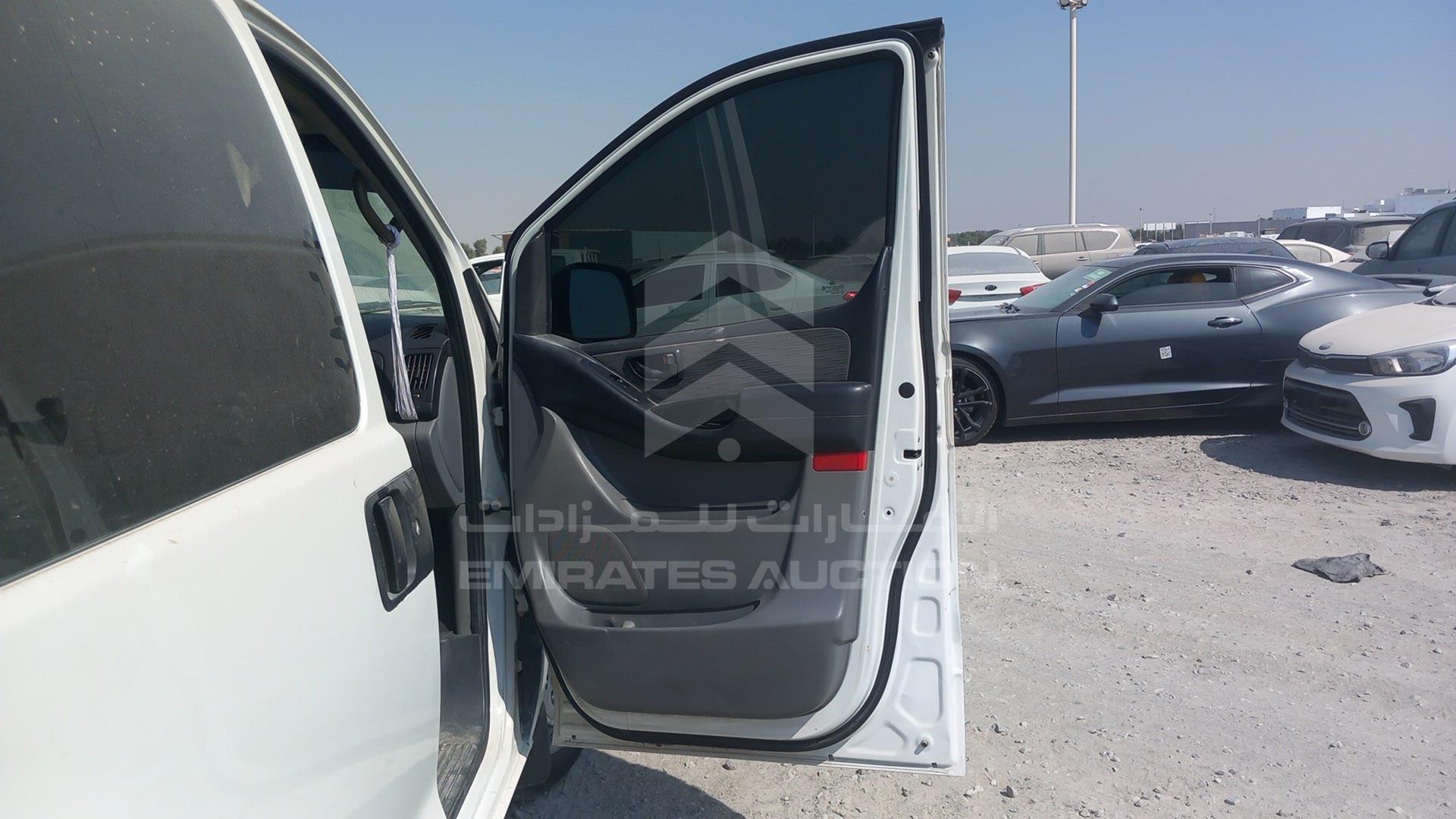 2015 HYUNDAI H1 VIN: KMHWG81R3FU643795