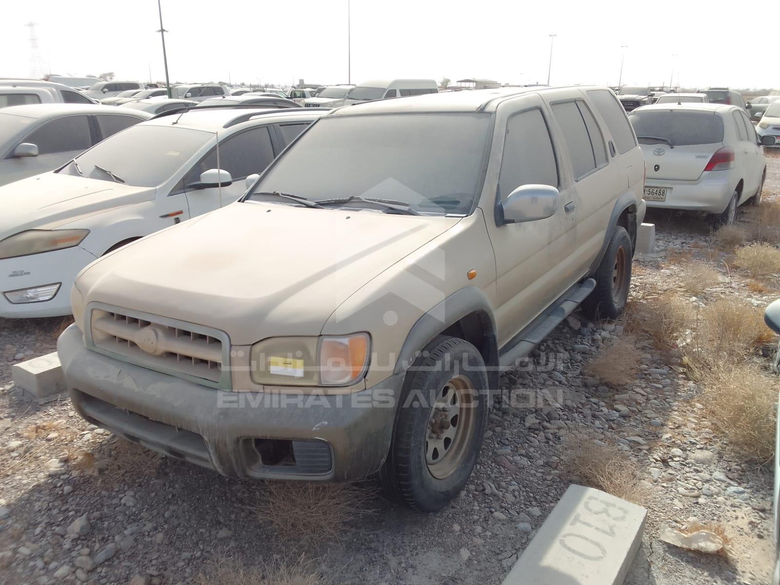JN8AR05Y1YW505745 - 425458 - Nissan Pathfinder 2000 Antique white
