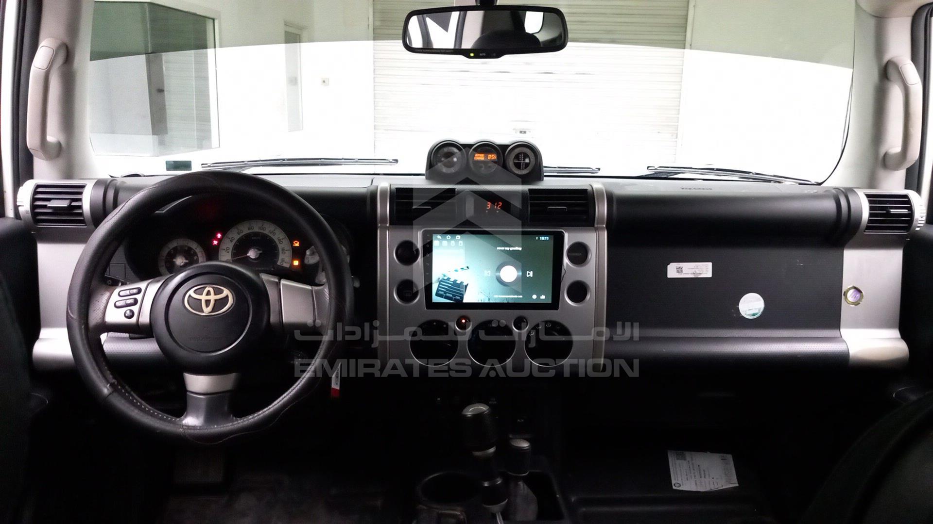 2010 TOYOTA FJ CRUISER VIN: JTEBU11F7AK087211