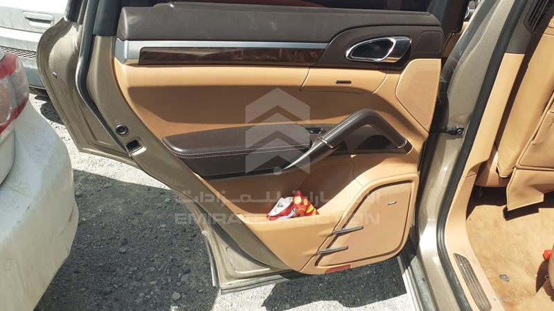 WP1ZZZ92ZFLA58456 Auction: EmiratesAuction Lot: 409142 WP1ZZZ92ZFLA58456 Porsche Cayenne S 2015 GOLD Photo 19