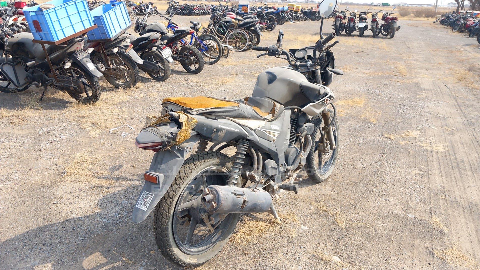 2014 YAMAHA SZ16R VIN: ME1RG0916E2001035