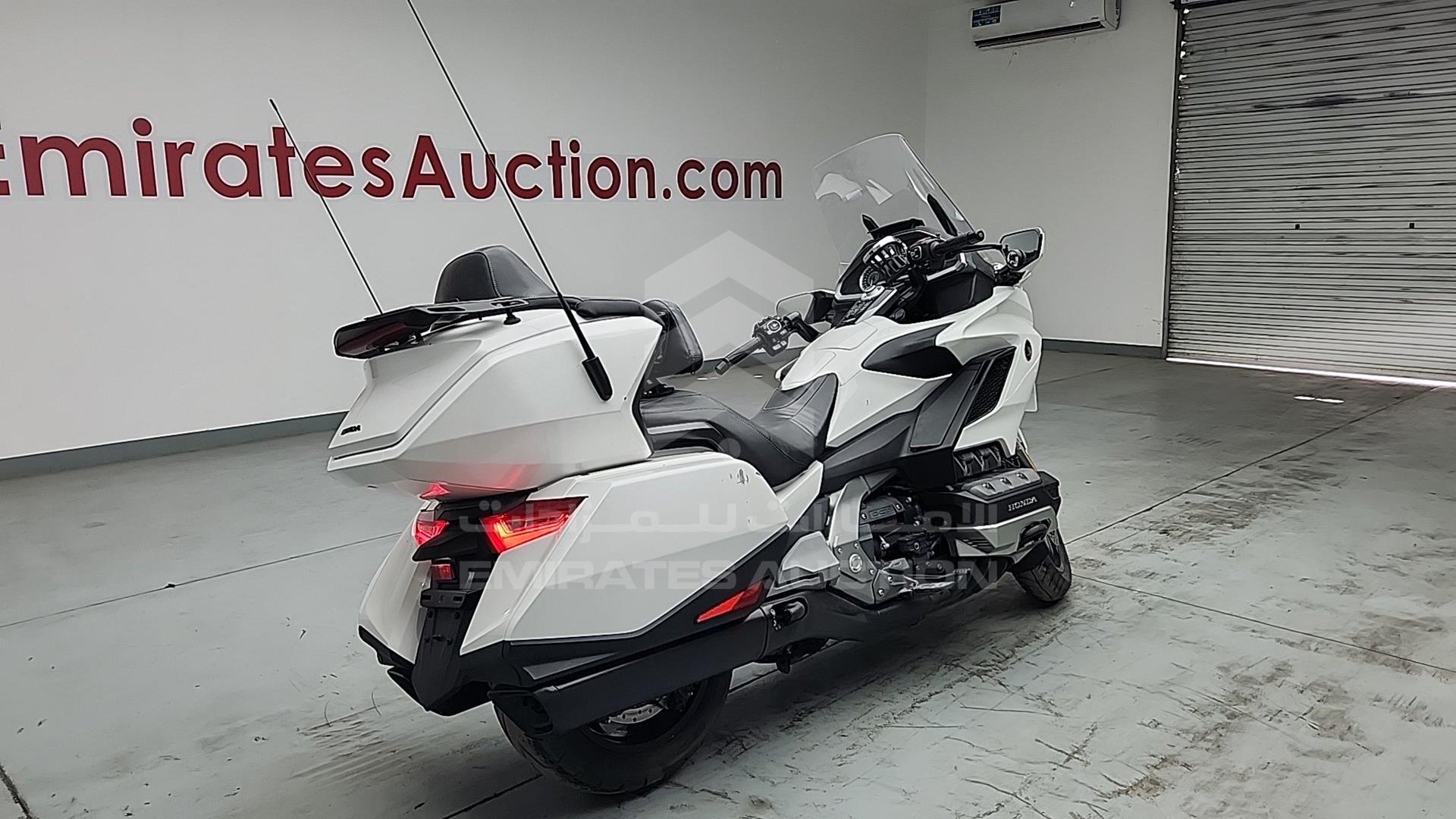 2018 HONDA GL 1800 VIN: JH2SC7959JK003144