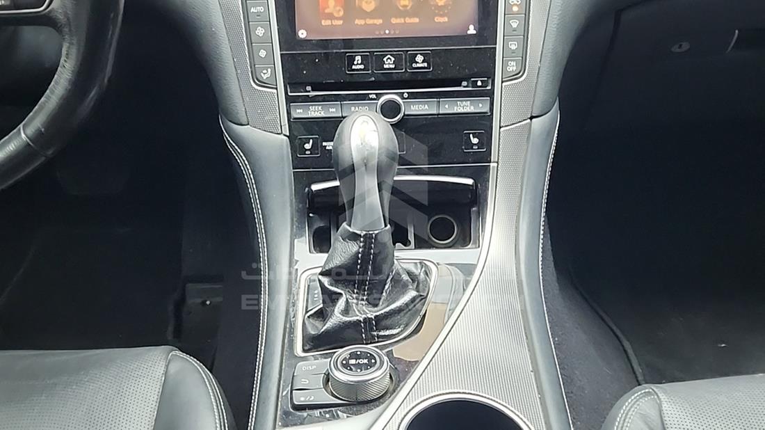 2016 Infiniti Q50 — Gear View — Photo 17