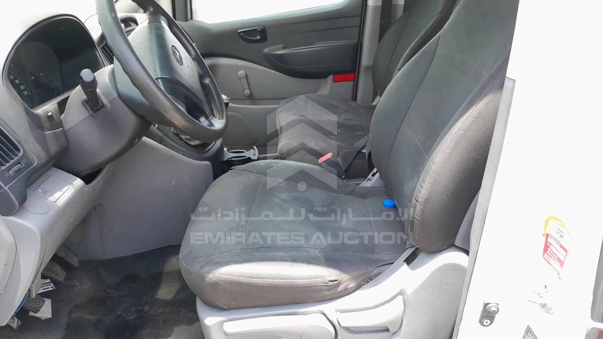 2010 HYUNDAI H1 VIN: KMHWG81R4AU226372