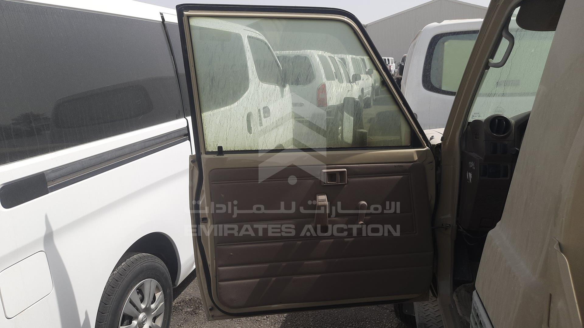 2014 TOYOTA LAND CRUISER VIN: JTFLU71J5E4319550