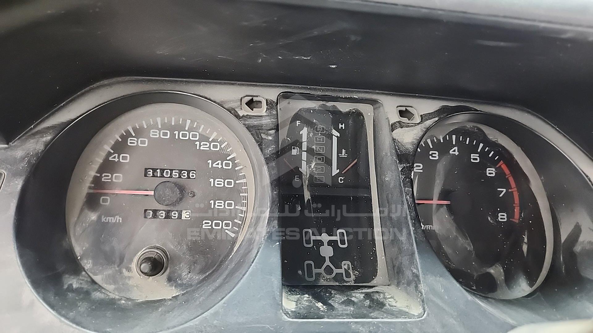 2000 MITSUBISHI PAJERO VIN: JMY0RV310YJ704581