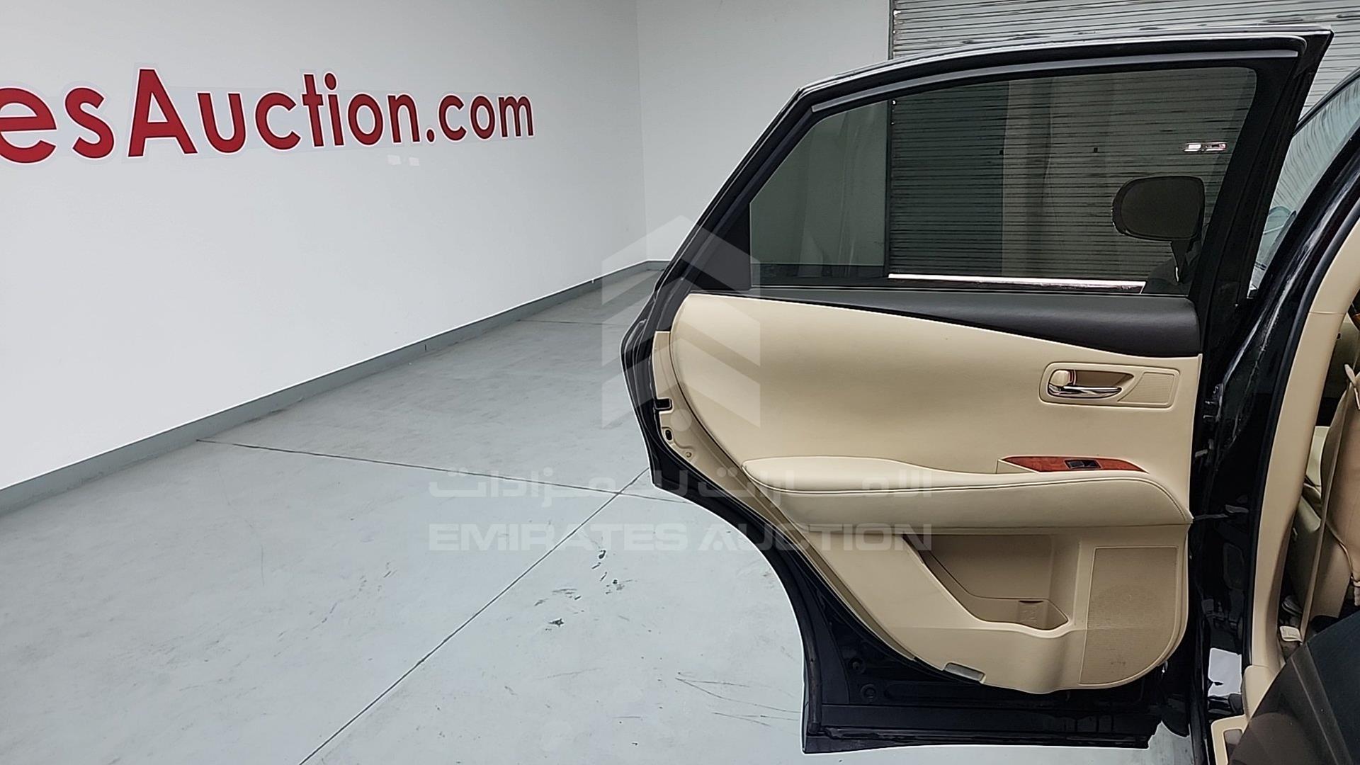 2010 LEXUS RX 350 VIN: JTJZK1BA1A2402013