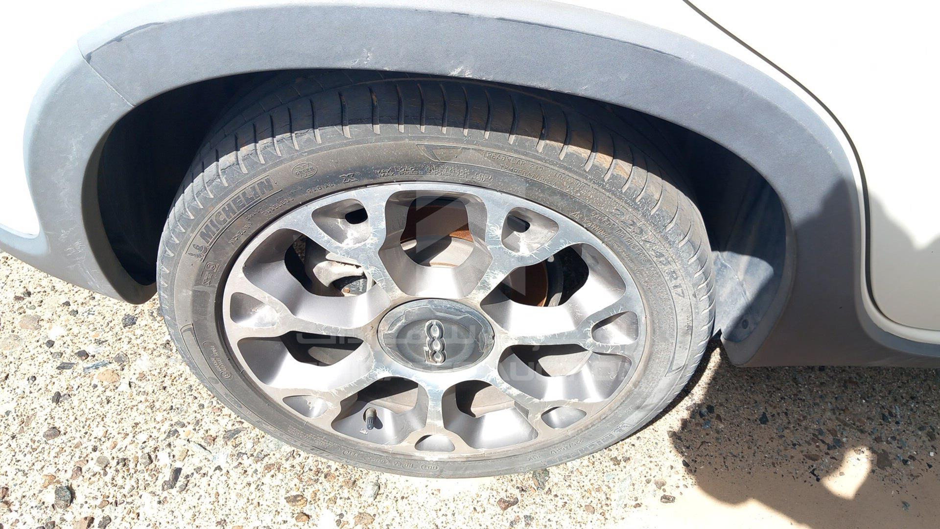 2015 FIAT 500L VIN: ZFBCFADH8FZ031859