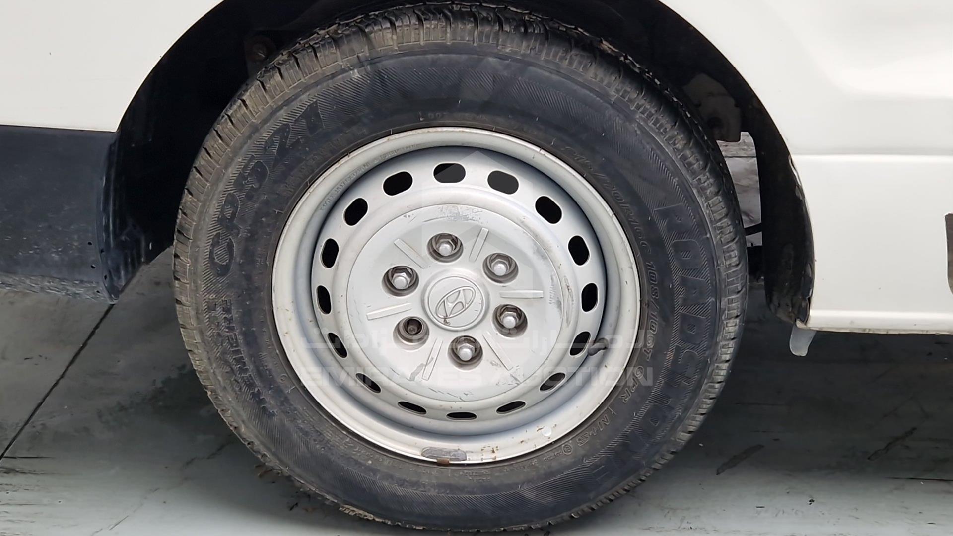 2016 HYUNDAI H1 VIN: KMJWA37RXGU775139