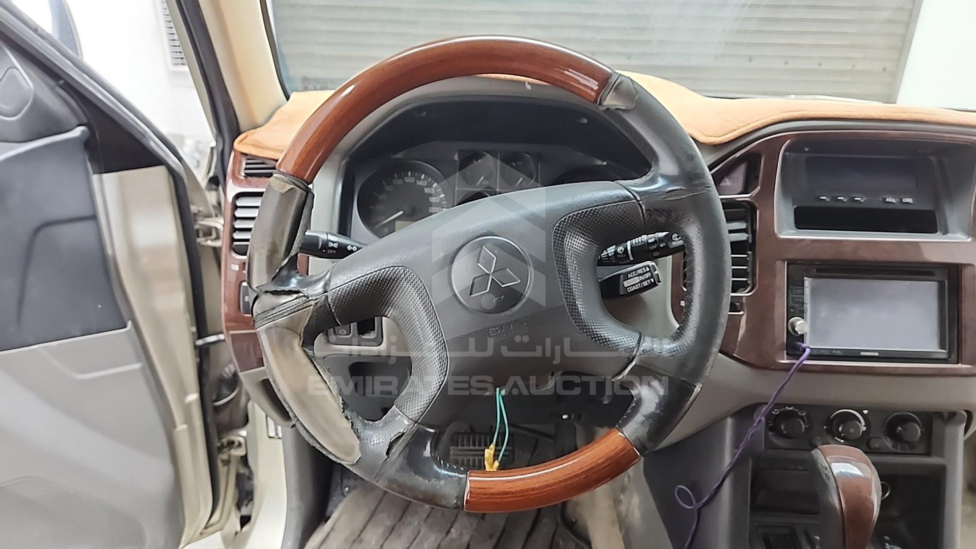 2007 MITSUBISHI PAJERO VIN: JMYLRV73W7J700766