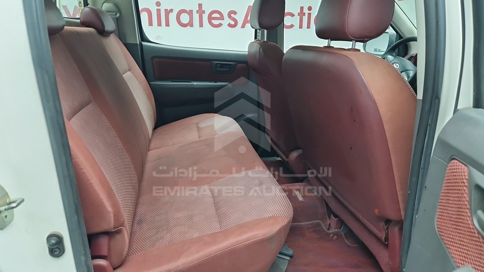 2015 TOYOTA HILUX VIN: MR0EX12G7F2352671
