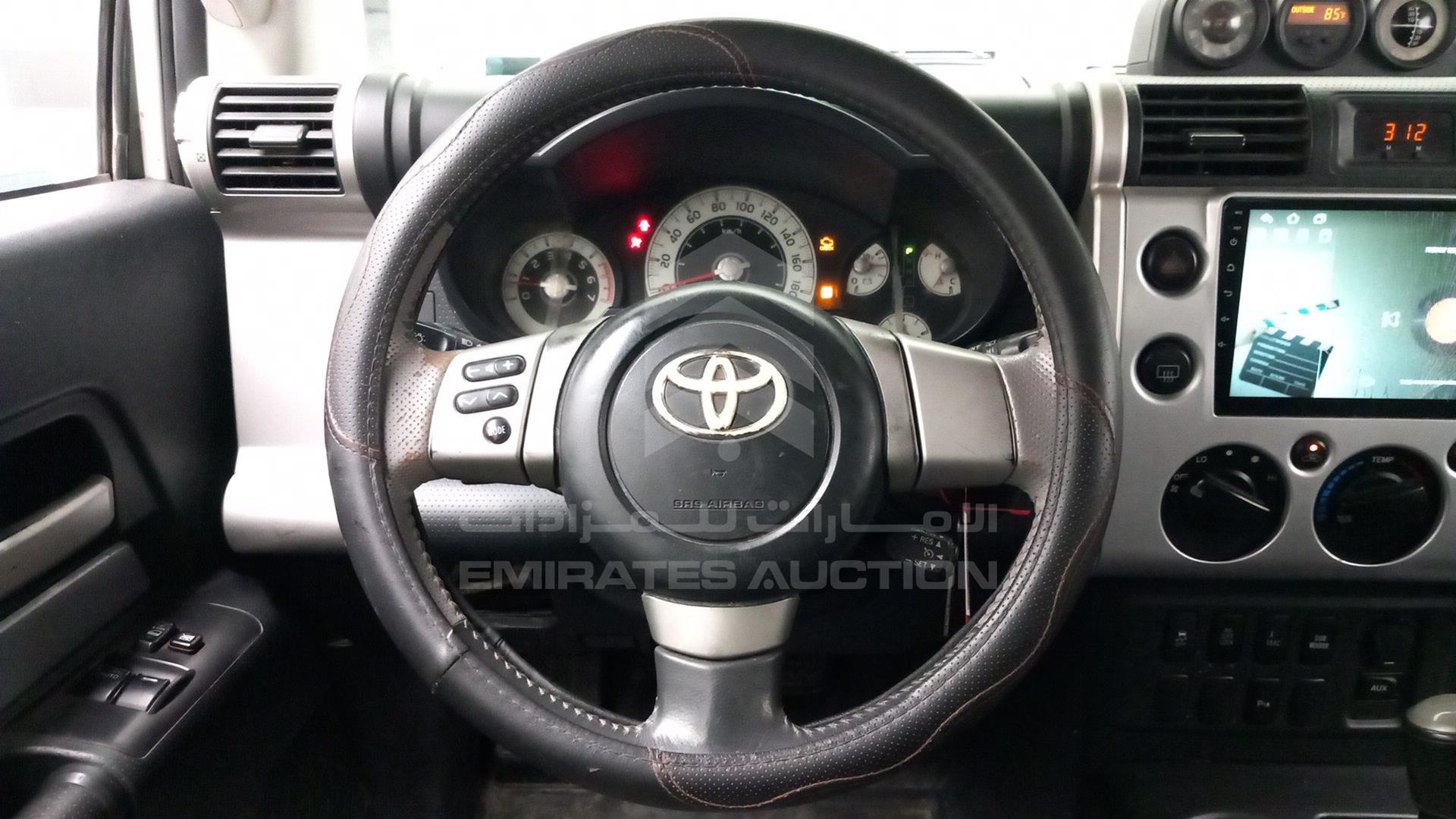 2010 TOYOTA FJ CRUISER VIN: JTEBU11F7AK087211