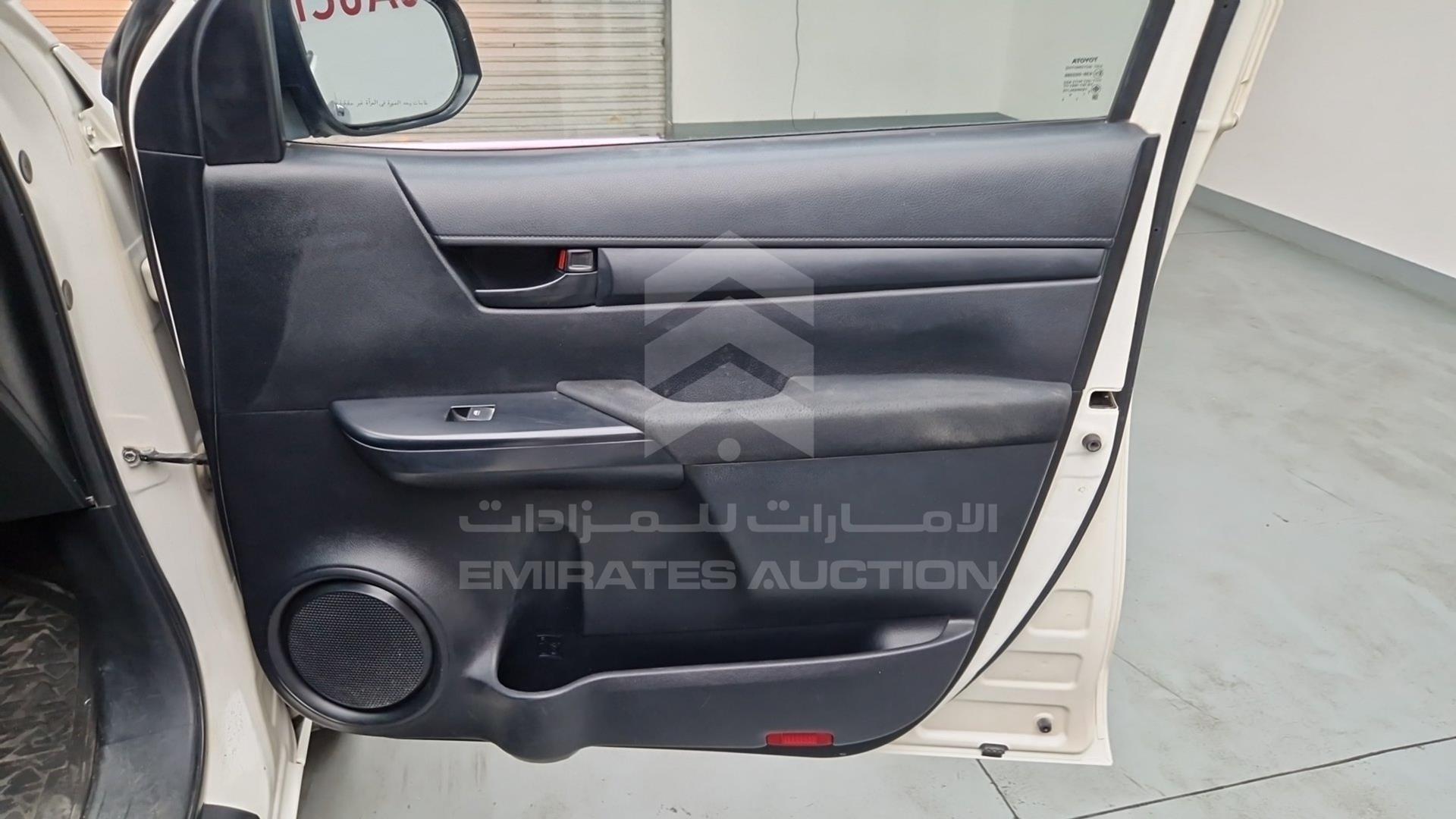 2016 TOYOTA HILUX VIN: MR0JB6CDXG1750298