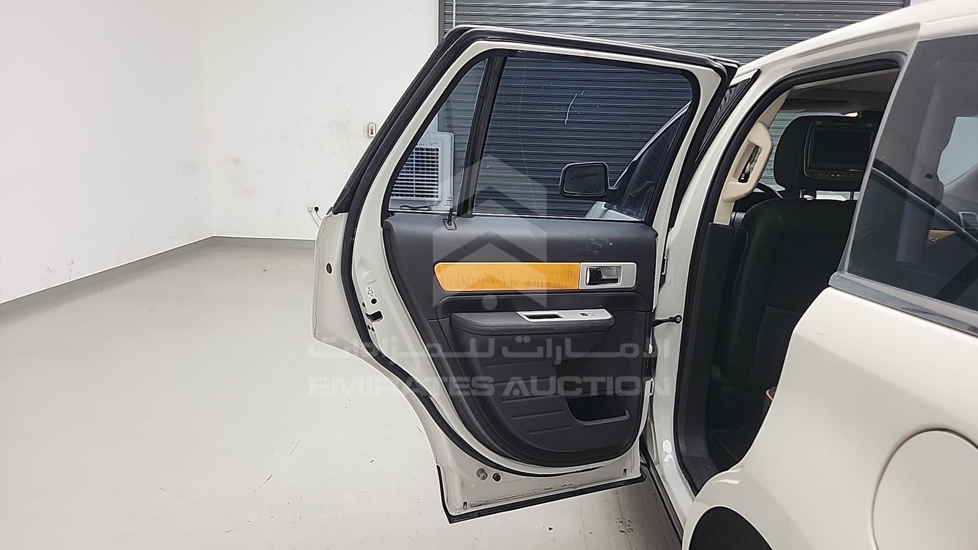 2009 LINCOLN MKX VIN: 2LMDU88C29BJ01345