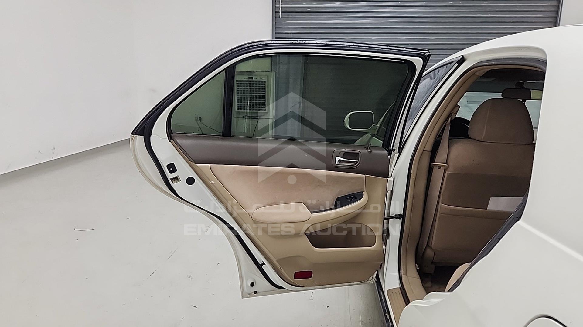 2005 HONDA ACCORD VIN: JHMCM56595C403917
