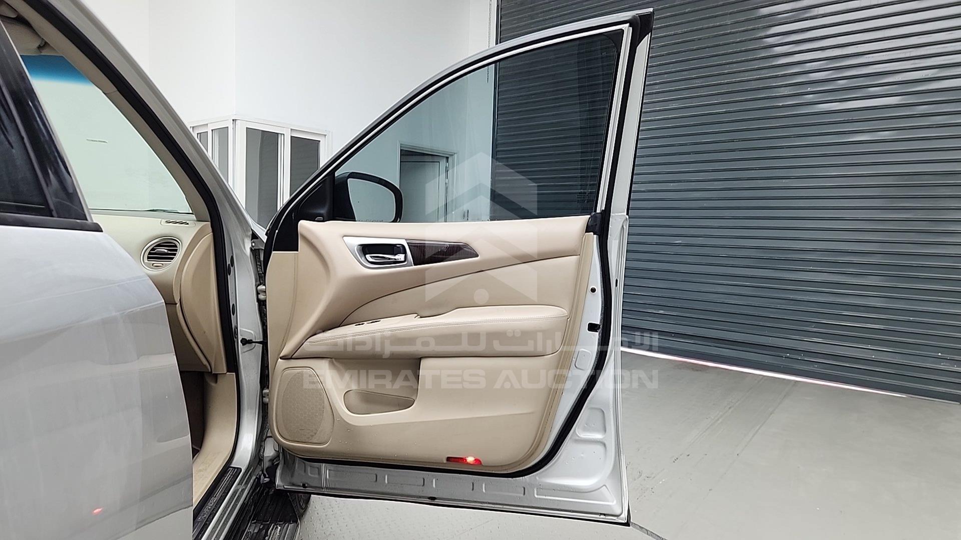 2015 NISSAN PATHFINDER VIN: 5N1AR2MM8FC628006