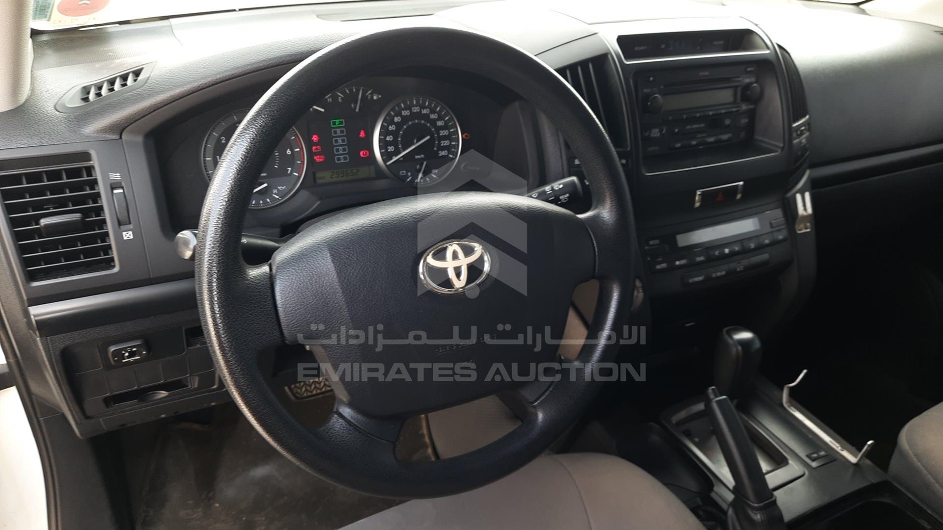 2011 TOYOTA LAND CRUISER VIN: JTMDU09J0B4034839