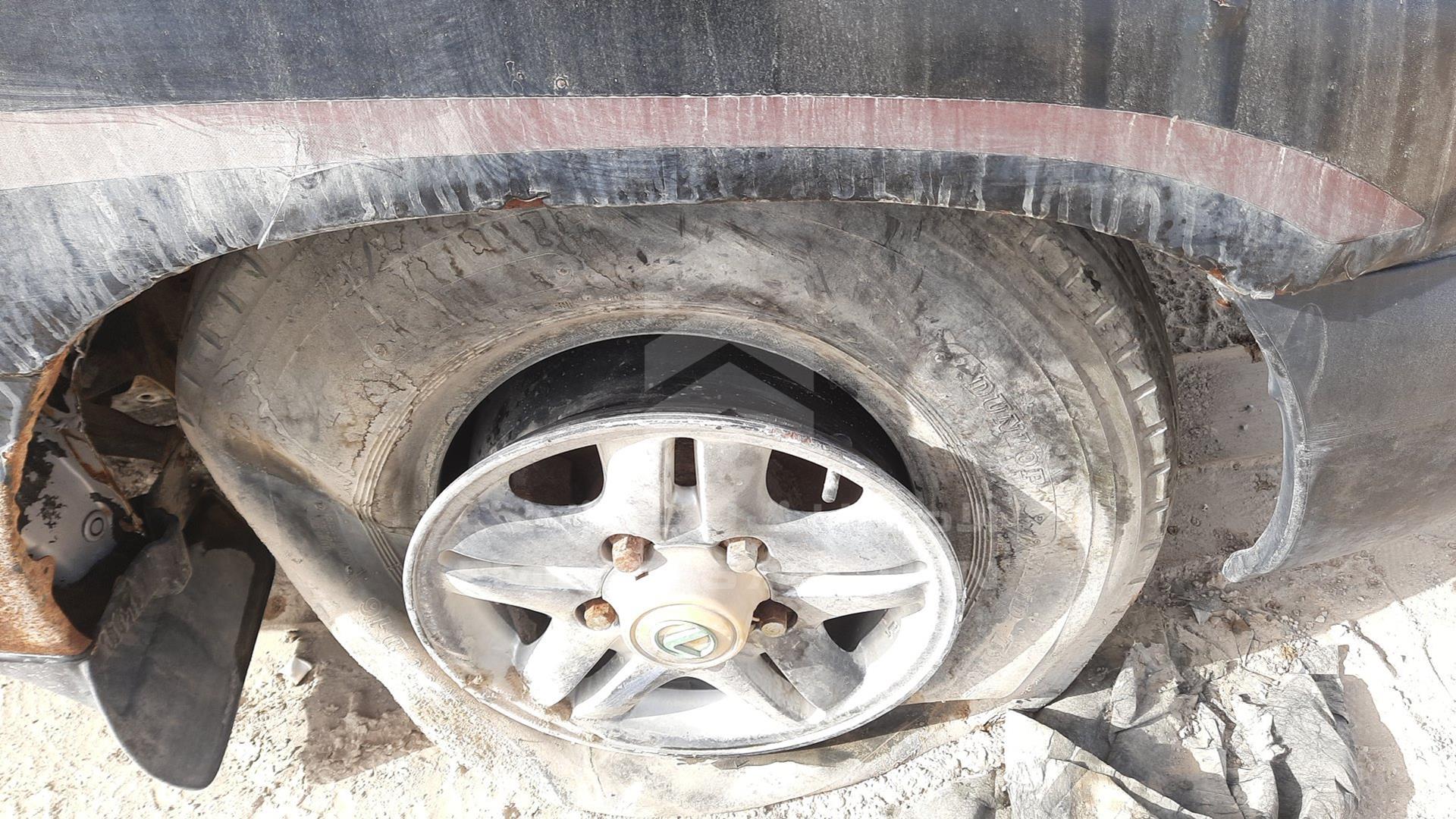 2000 TOYOTA LAND CRUISER VIN: JTCHJ01J0Y0028324