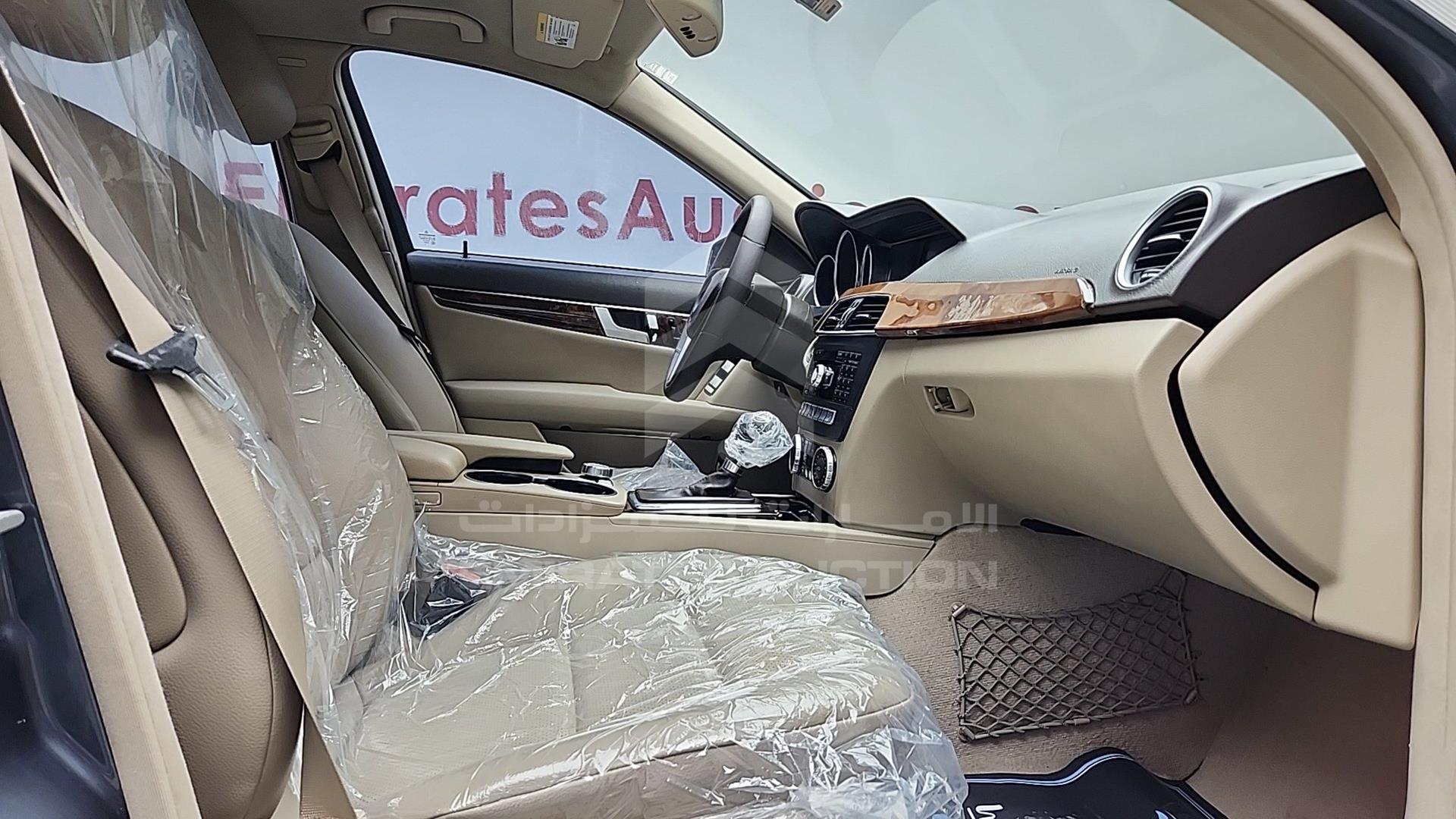 2014 MERCEDES C 250 VIN: WDDGF4HB7ER317471