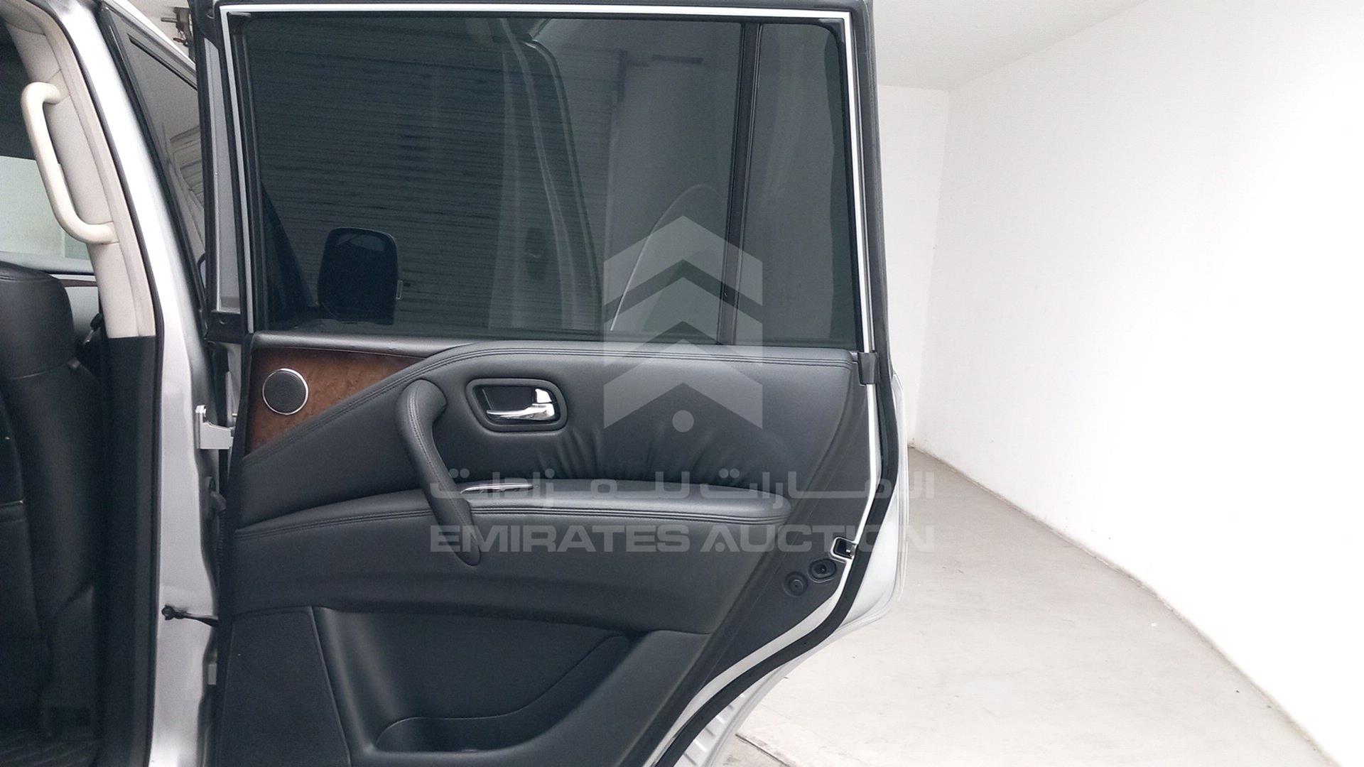 2011 INFINITI QX56 VIN: JNRAZ25Y2B9000763