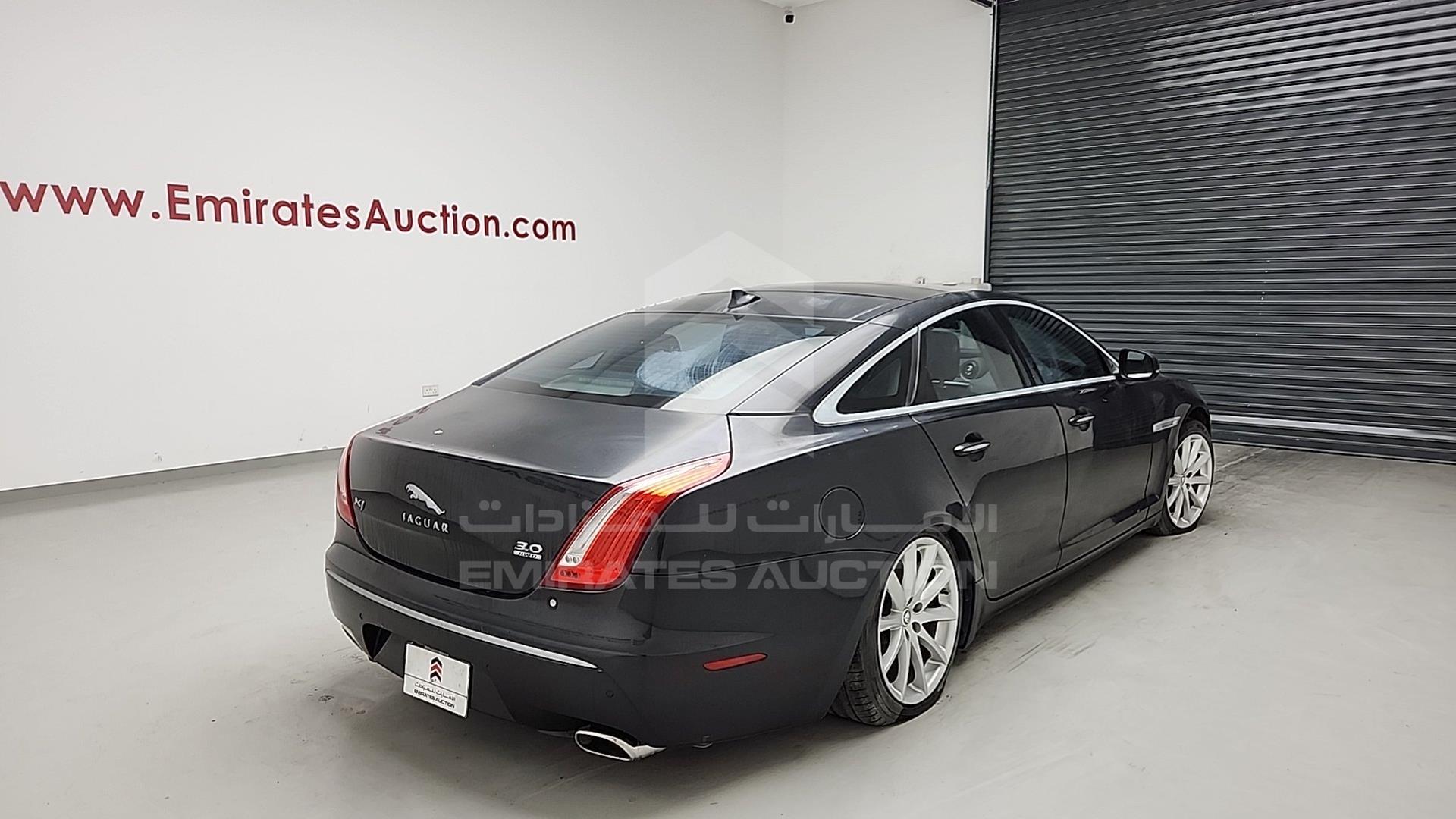 2013 JAGUAR X J VIN: SAJWJ1CD6D8V47889