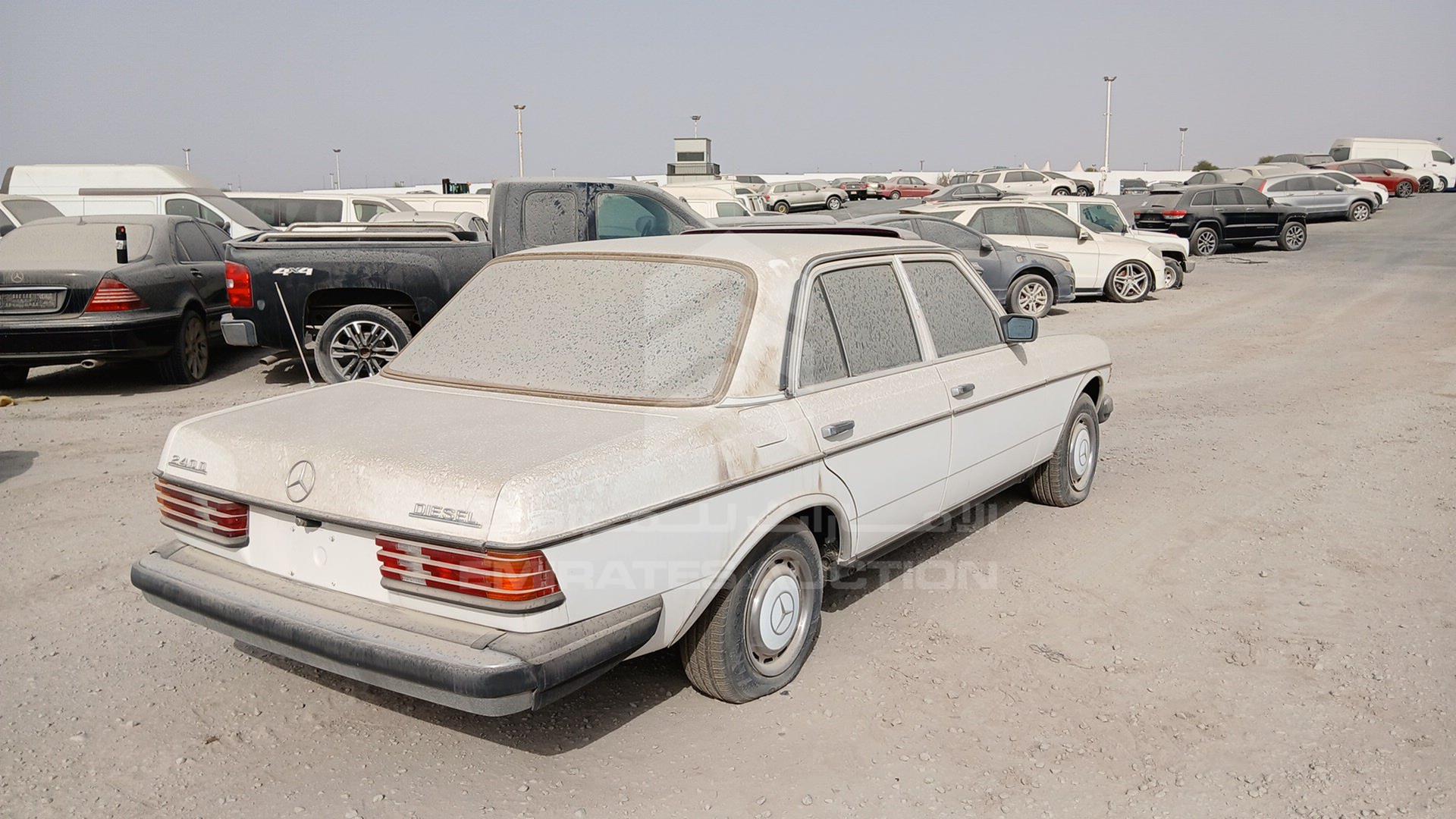 1983 MERCEDES 240D VIN: WDBAB23A6DB408137