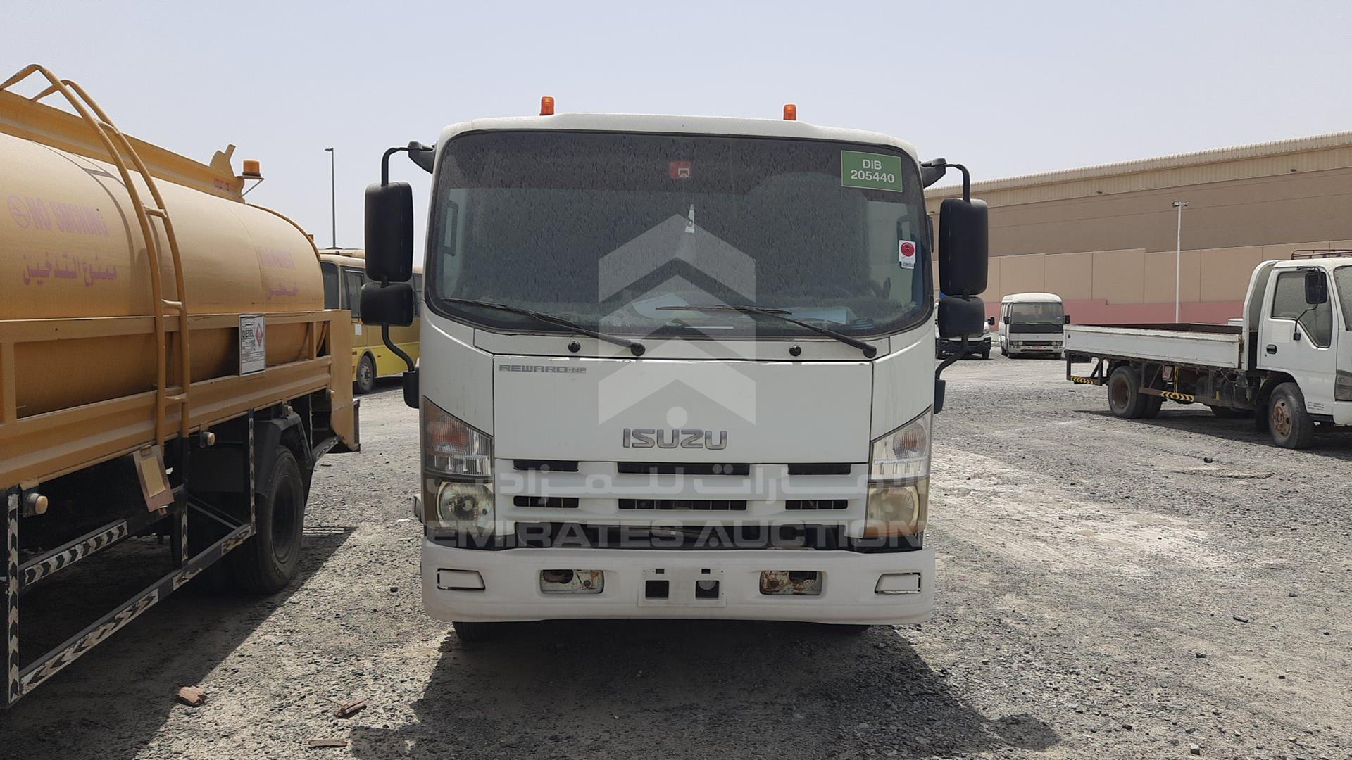 2016 ISUZU NPR VIN: JAMKP3418G7P21639