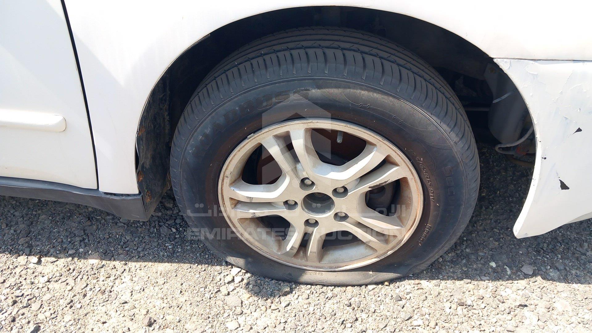 2005 HONDA ACCORD VIN: JHMCM56565C400442