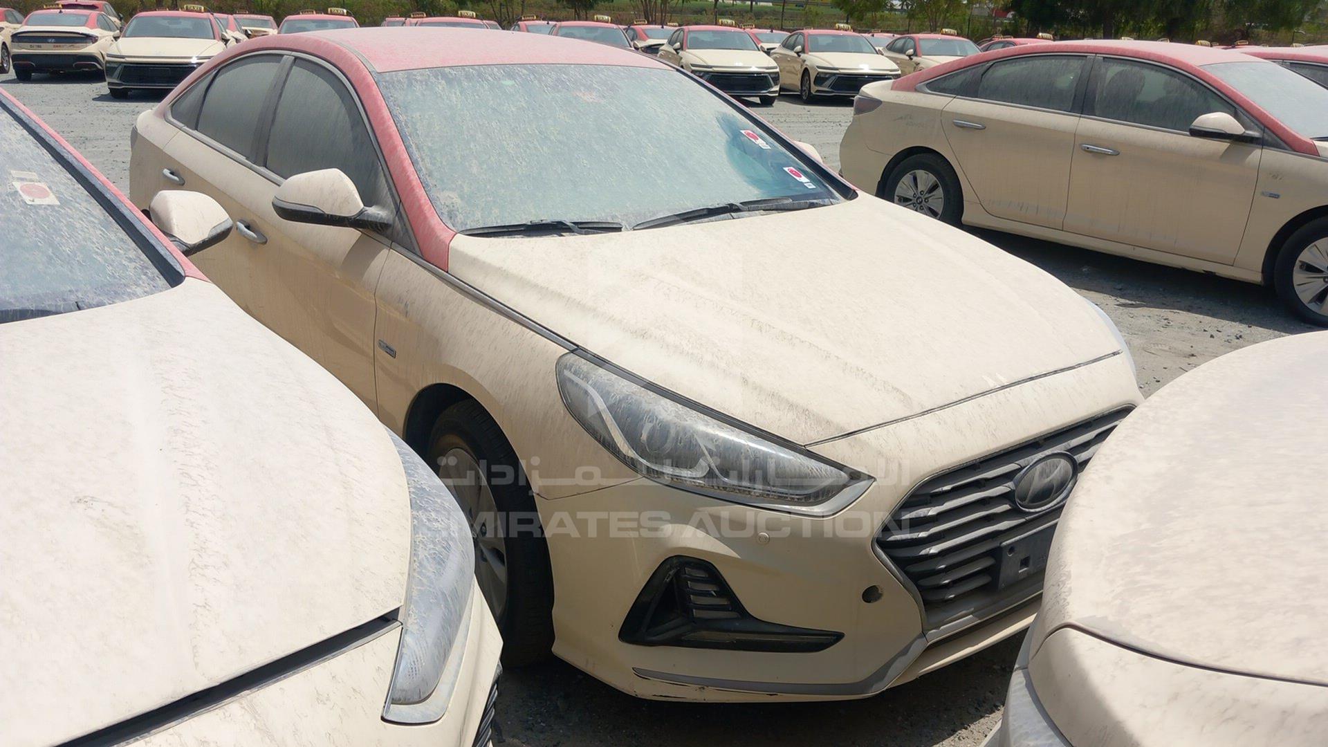 2018 HYUNDAI SONATA VIN: KMHE24130JA082089