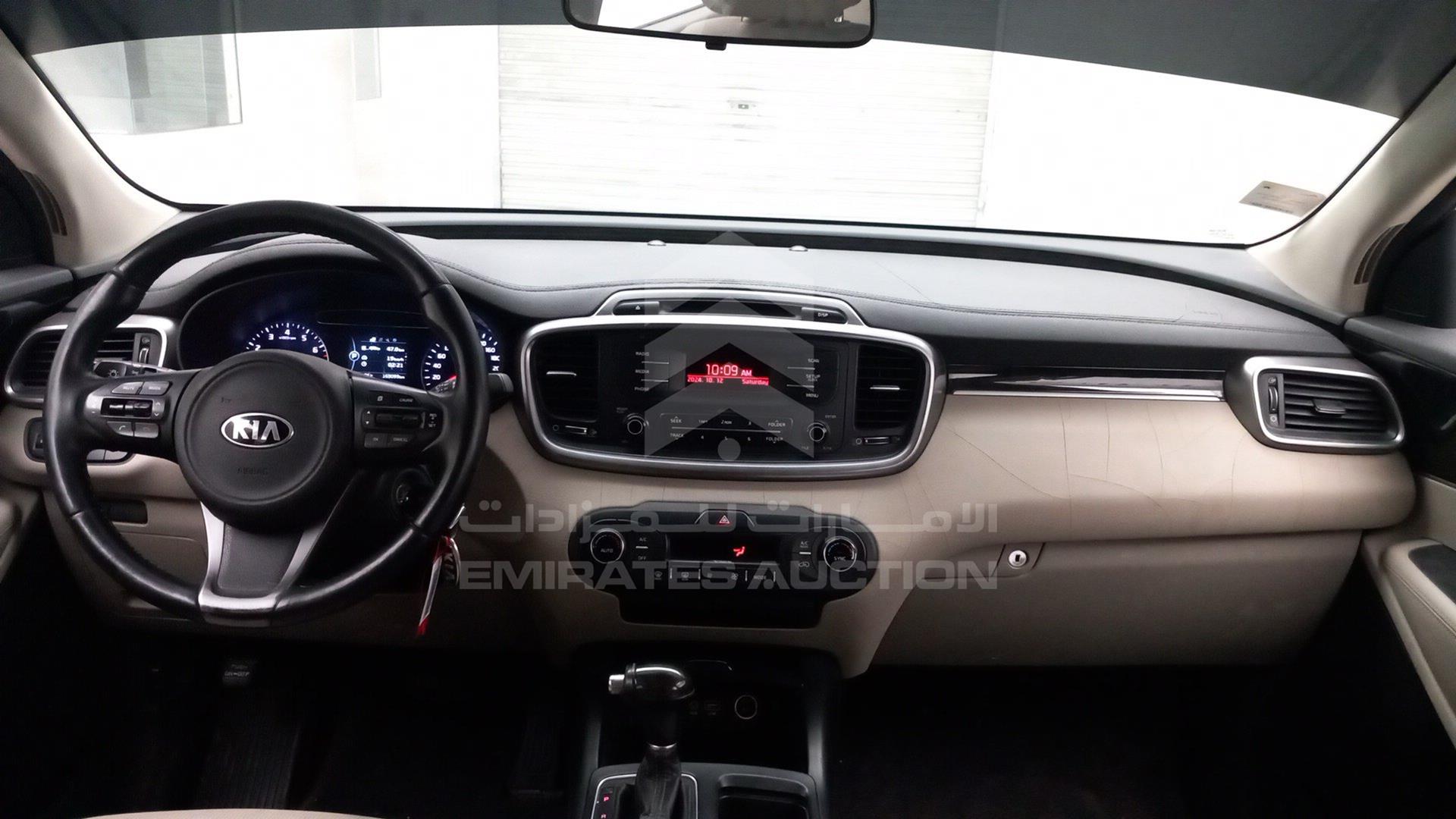 2016 KIA SORENTO VIN: KNAPH8147G5100839
